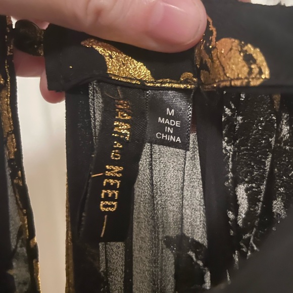 Want and Need black and gold pleated dress - Picture 5 of 7